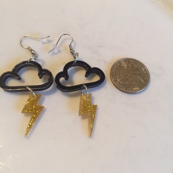 ⚡️Awesome acrylic cloud Lightning glitter drop earrings 🌩 - Picture 7 of 7